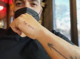 inscription-on-hand2 Татуировка надпись на кисти для парня