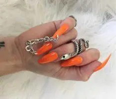 nail-piercing5 Пирсинг ногтей с цепочкой