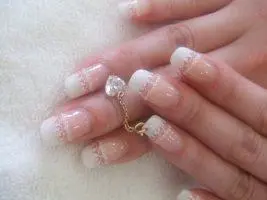 nail-piercing6 Пирсинг ногтей с камнем