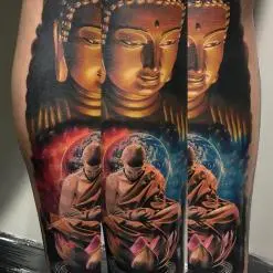 Aaron Olaguivel (Omom Tattoo)