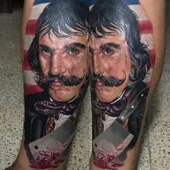 Aaron Olaguivel (Omom Tattoo)