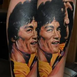 Aaron Olaguivel (Omom Tattoo)