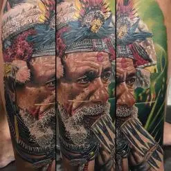 Aaron Olaguivel (Omom Tattoo)