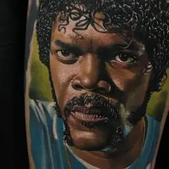 Aaron Olaguivel (Omom Tattoo)