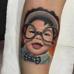 Aaron Olaguivel (Omom Tattoo)