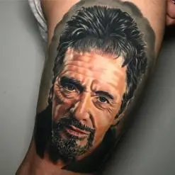 Aaron Olaguivel (Omom Tattoo)