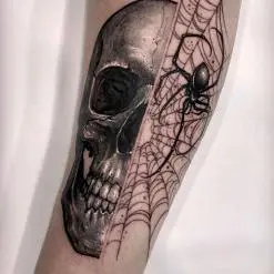 Varo Tattooer
